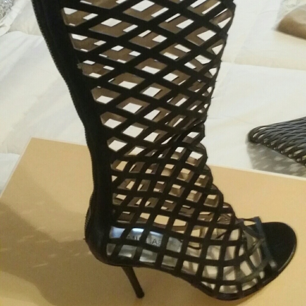 Brand new Michael Kors Larissa Boots Sz 6